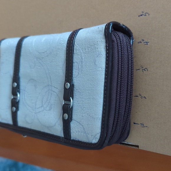 Double zippered wallet with checkbook cover - Picture 3 of 9